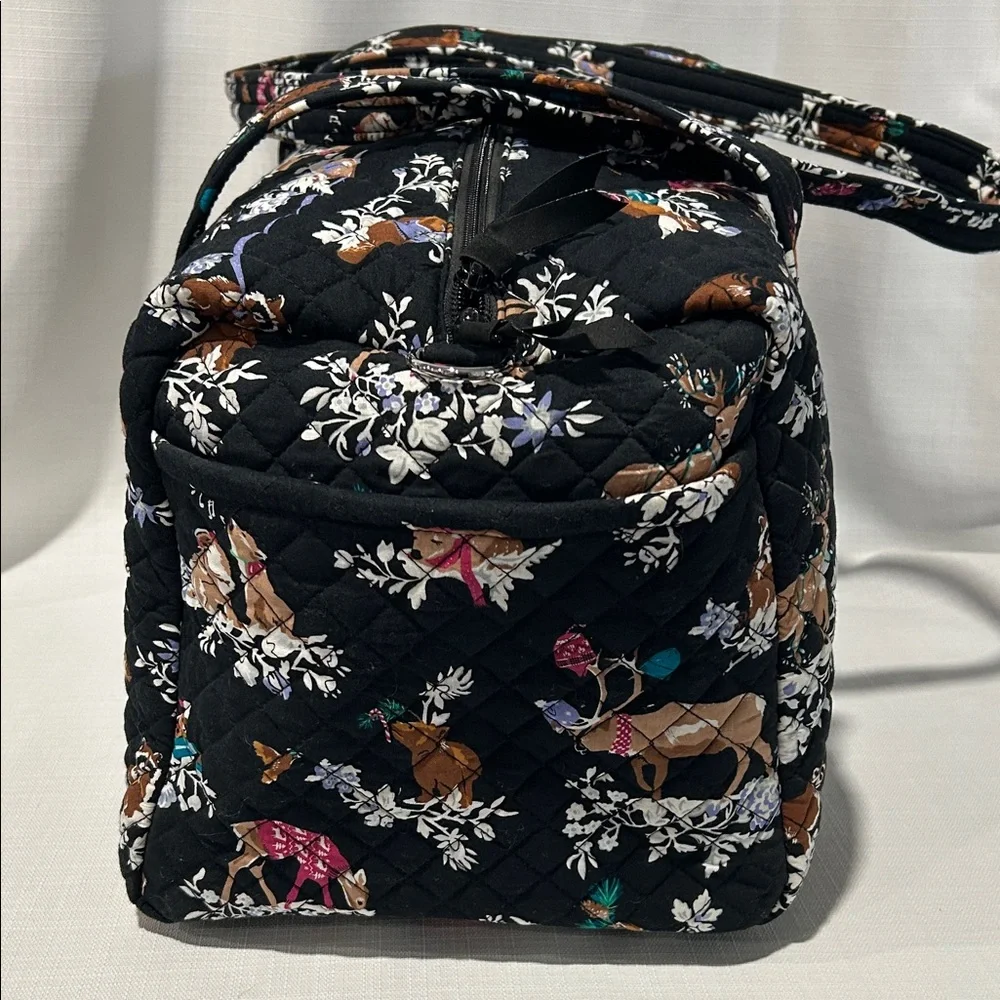 Vera Bradley Winter Deer Medium Travel Duffle Bag & Cosmetic Bag Set - Picture 4 of 11